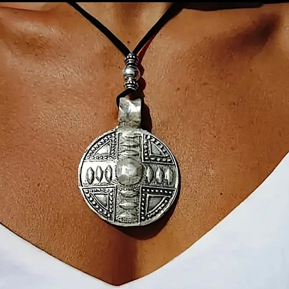 Vintage Celtic Statement Pendant Necklace, Bohemian, Boho, Tribal - Picture 4 of 5